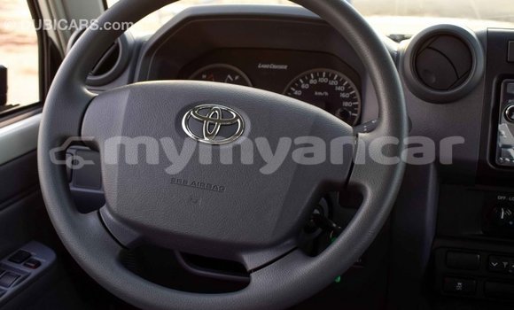 Buy Import Toyota Land Cruiser Beige Car in Import - Dubai in Ayeyarwady Buy Import Toyota Land Cruiser Beige Car in Import - Dubai in Ayeyarwady