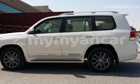 Buy Import Toyota Land Cruiser White Car in Import - Dubai in Ayeyarwady Buy Import Toyota Land Cruiser White Car in Import - Dubai in Ayeyarwady