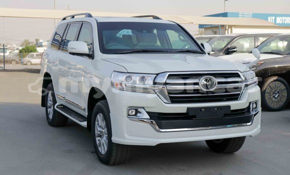 Buy Import Toyota Land Cruiser White Car in Import - Dubai in Ayeyarwady Buy Import Toyota Land Cruiser White Car in Import - Dubai in Ayeyarwady