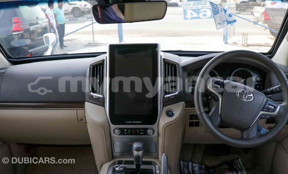 Buy Import Toyota Land Cruiser White Car in Import - Dubai in Ayeyarwady Buy Import Toyota Land Cruiser White Car in Import - Dubai in Ayeyarwady