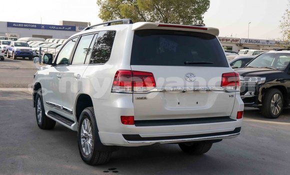 Buy Import Toyota Land Cruiser White Car in Import - Dubai in Ayeyarwady Buy Import Toyota Land Cruiser White Car in Import - Dubai in Ayeyarwady