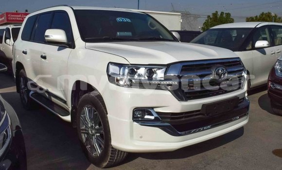 Buy Import Toyota Land Cruiser White Car in Import - Dubai in Ayeyarwady Buy Import Toyota Land Cruiser White Car in Import - Dubai in Ayeyarwady