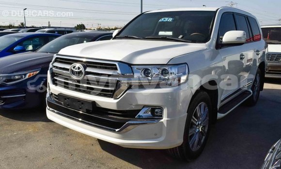 Buy Import Toyota Land Cruiser White Car in Import - Dubai in Ayeyarwady Buy Import Toyota Land Cruiser White Car in Import - Dubai in Ayeyarwady