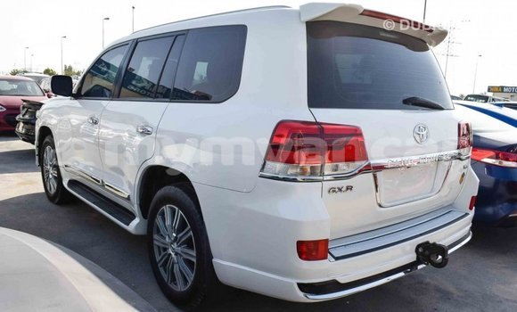 Buy Import Toyota Land Cruiser White Car in Import - Dubai in Ayeyarwady Buy Import Toyota Land Cruiser White Car in Import - Dubai in Ayeyarwady
