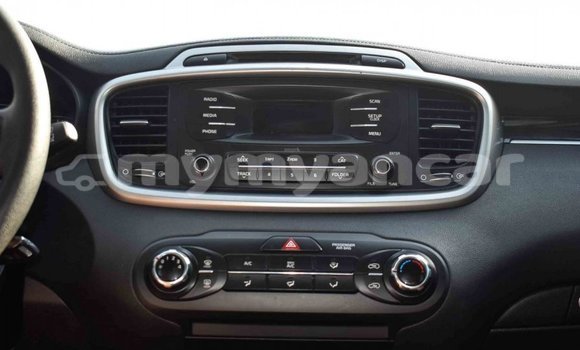 သွင်းကုန် Kia Sorento Black ကား Import - Dubai Ayeyarwady သွင်းကုန် Kia Sorento Black ကား Import - Dubai Ayeyarwady