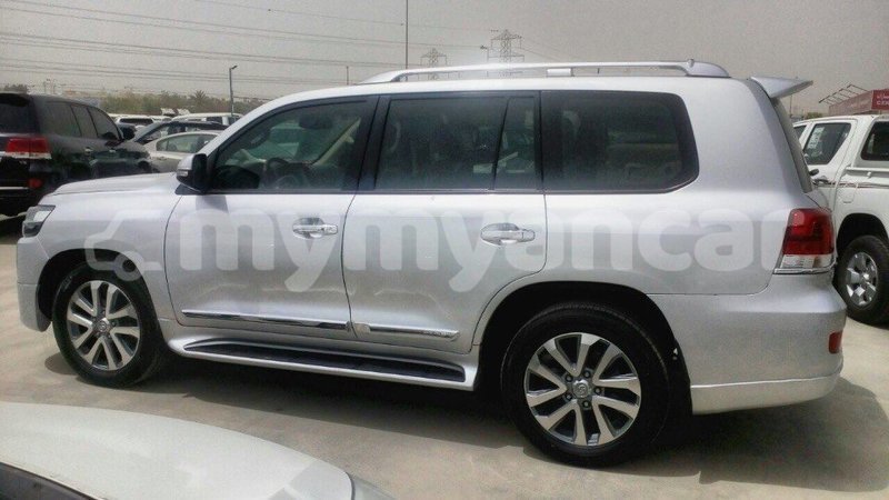 Big with watermark toyota land cruiser ayeyarwady import dubai 1320