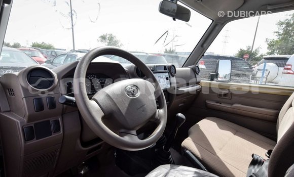 Buy Import Toyota Land Cruiser Beige Car in Import - Dubai in Ayeyarwady Buy Import Toyota Land Cruiser Beige Car in Import - Dubai in Ayeyarwady