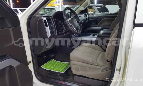 သွင်းကုန် Chevrolet Silverado White ကား Import - Dubai Ayeyarwady သွင်းကုန် Chevrolet Silverado White ကား Import - Dubai Ayeyarwady