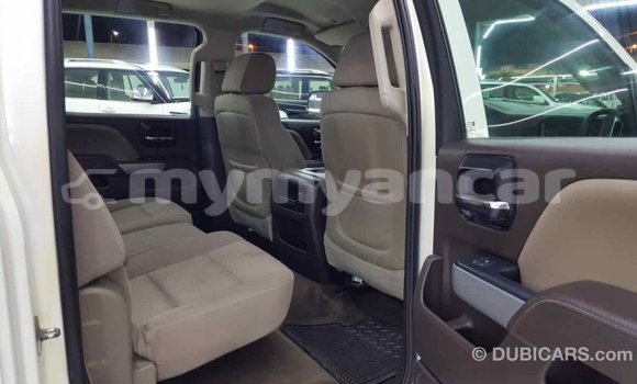 သွင်းကုန် Chevrolet Silverado White ကား Import - Dubai Ayeyarwady သွင်းကုန် Chevrolet Silverado White ကား Import - Dubai Ayeyarwady