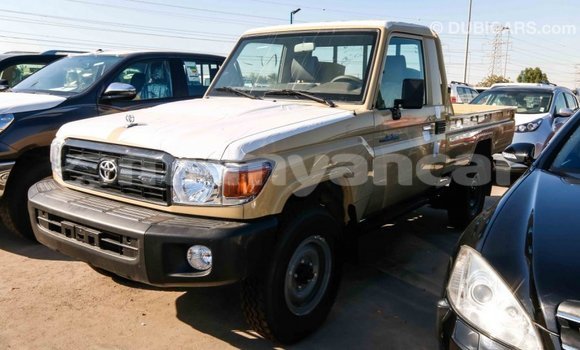 သွင်းကုန် Toyota Land Cruiser Beige ကား Import - Dubai Ayeyarwady သွင်းကုန် Toyota Land Cruiser Beige ကား Import - Dubai Ayeyarwady