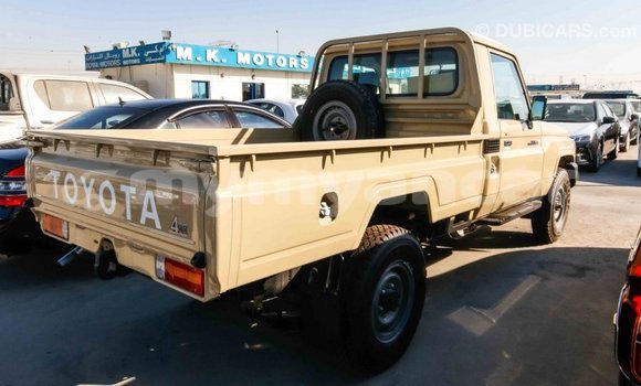 သွင်းကုန် Toyota Land Cruiser Beige ကား Import - Dubai Ayeyarwady သွင်းကုန် Toyota Land Cruiser Beige ကား Import - Dubai Ayeyarwady