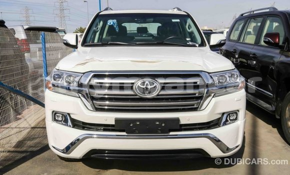 သွင်းကုန် Toyota Land Cruiser White ကား Import - Dubai Ayeyarwady သွင်းကုန် Toyota Land Cruiser White ကား Import - Dubai Ayeyarwady