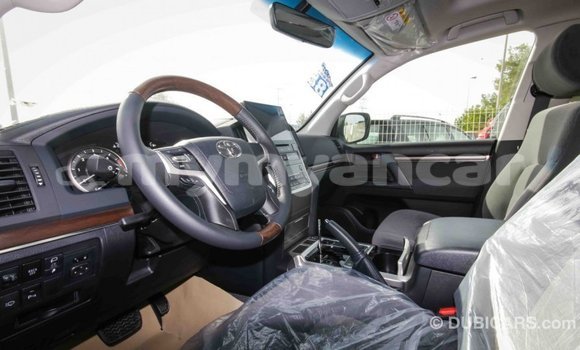 သွင်းကုန် Toyota Land Cruiser White ကား Import - Dubai Ayeyarwady သွင်းကုန် Toyota Land Cruiser White ကား Import - Dubai Ayeyarwady