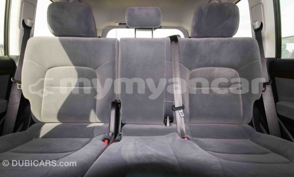 သွင်းကုန် Toyota Land Cruiser White ကား Import - Dubai Ayeyarwady သွင်းကုန် Toyota Land Cruiser White ကား Import - Dubai Ayeyarwady