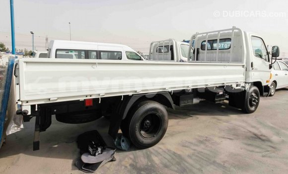 Buy Import Hyundai Accent White Car in Import - Dubai in Ayeyarwady Buy Import Hyundai Accent White Car in Import - Dubai in Ayeyarwady