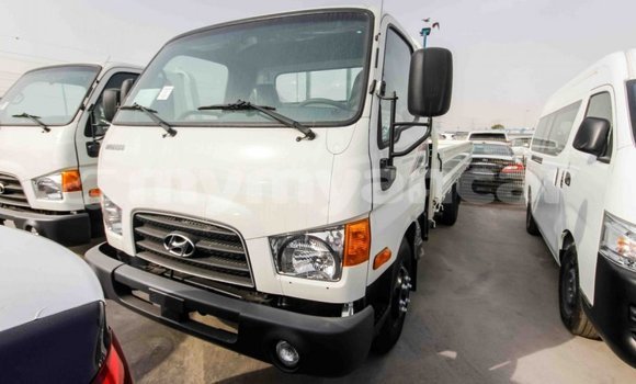 Buy Import Hyundai Accent White Car in Import - Dubai in Ayeyarwady Buy Import Hyundai Accent White Car in Import - Dubai in Ayeyarwady