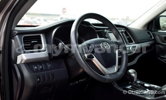 Buy Import Toyota Highlander Other Car in Import - Dubai in Ayeyarwady Buy Import Toyota Highlander Other Car in Import - Dubai in Ayeyarwady
