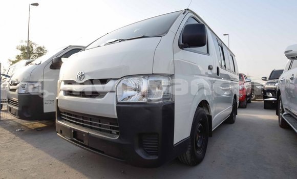 သွင်းကုန် Toyota Hiace White ကား Import - Dubai Ayeyarwady သွင်းကုန် Toyota Hiace White ကား Import - Dubai Ayeyarwady