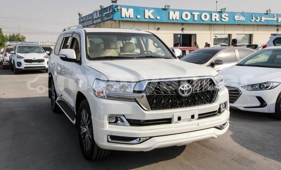 Acheter Import Voiture Toyota Land Cruiser Blanc à Import - Dubai, #<Region:0x000000000c5121b8> Acheter Import Voiture Toyota Land Cruiser Blanc à Import - Dubai, #<Region:0x000000000c5121b8>