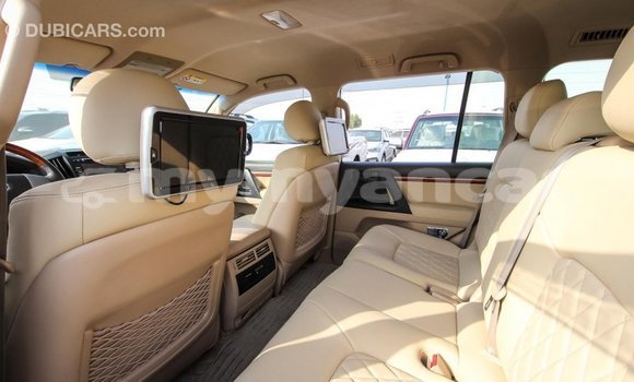 Acheter Import Voiture Toyota Land Cruiser Blanc à Import - Dubai, #<Region:0x000000000c5121b8> Acheter Import Voiture Toyota Land Cruiser Blanc à Import - Dubai, #<Region:0x000000000c5121b8>