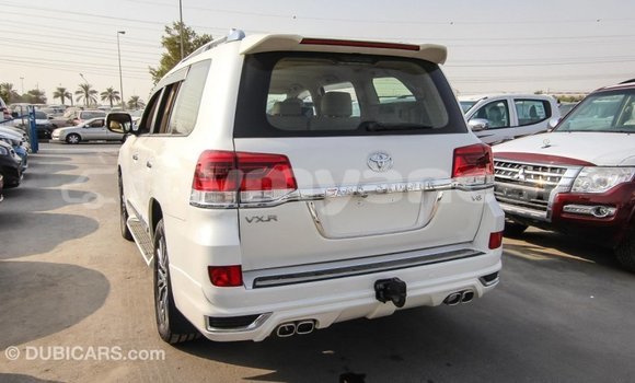 Acheter Import Voiture Toyota Land Cruiser Blanc à Import - Dubai, #<Region:0x000000000c5121b8> Acheter Import Voiture Toyota Land Cruiser Blanc à Import - Dubai, #<Region:0x000000000c5121b8>