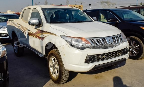 သွင်းကုန် Mitsubishi L200 White ကား Import - Dubai Ayeyarwady သွင်းကုန် Mitsubishi L200 White ကား Import - Dubai Ayeyarwady