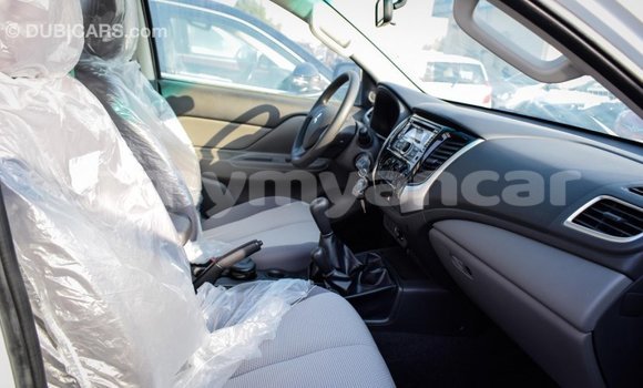 သွင်းကုန် Mitsubishi L200 White ကား Import - Dubai Ayeyarwady သွင်းကုန် Mitsubishi L200 White ကား Import - Dubai Ayeyarwady