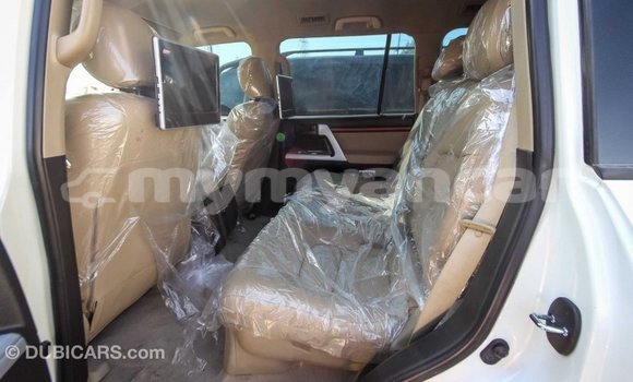 Buy Import Toyota Land Cruiser White Car in Import - Dubai in Ayeyarwady Buy Import Toyota Land Cruiser White Car in Import - Dubai in Ayeyarwady