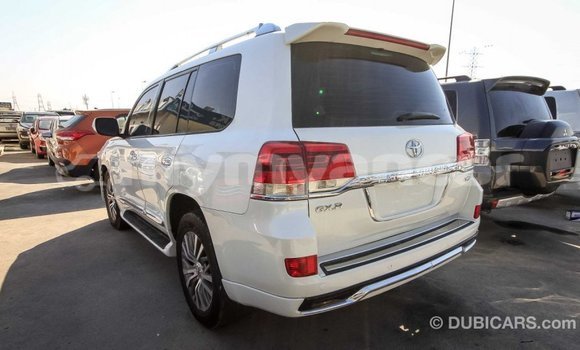 Buy Import Toyota Land Cruiser White Car in Import - Dubai in Ayeyarwady Buy Import Toyota Land Cruiser White Car in Import - Dubai in Ayeyarwady