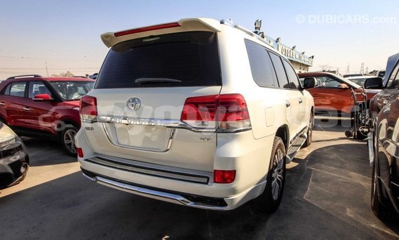 Buy Import Toyota Land Cruiser White Car in Import - Dubai in Ayeyarwady Buy Import Toyota Land Cruiser White Car in Import - Dubai in Ayeyarwady