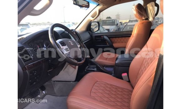 Buy Import Toyota Land Cruiser Black Car in Import - Dubai in Ayeyarwady Buy Import Toyota Land Cruiser Black Car in Import - Dubai in Ayeyarwady