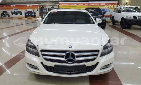 သွင်းကုန် Mercedes-Benz 190 (W201) White ကား Import - Dubai Ayeyarwady သွင်းကုန် Mercedes-Benz 190 (W201) White ကား Import - Dubai Ayeyarwady
