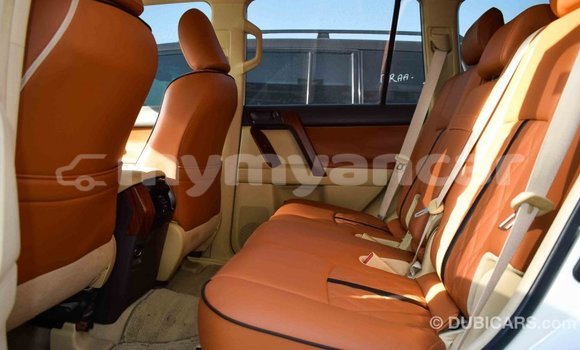 သွင်းကုန် Toyota Prado White ကား Import - Dubai Ayeyarwady သွင်းကုန် Toyota Prado White ကား Import - Dubai Ayeyarwady
