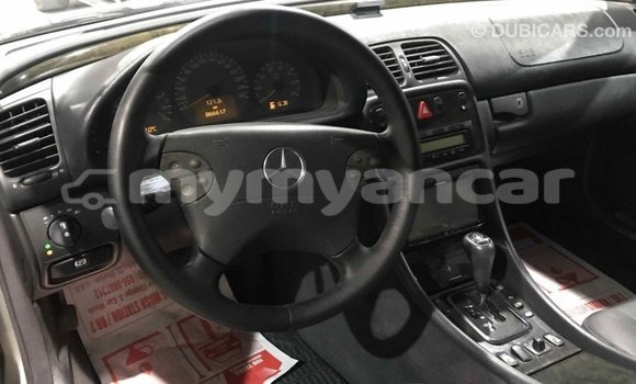 Buy Import Mercedes-Benz 190 (W201) Other Car in Import - Dubai in Ayeyarwady Buy Import Mercedes-Benz 190 (W201) Other Car in Import - Dubai in Ayeyarwady