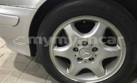 Acheter Import Voiture Mercedes-Benz 190 (W201) Autre à Import - Dubai, #<Region:0x000000000c5121b8>