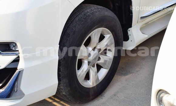 သွင်းကုန် Toyota Prado White ကား Import - Dubai Ayeyarwady သွင်းကုန် Toyota Prado White ကား Import - Dubai Ayeyarwady