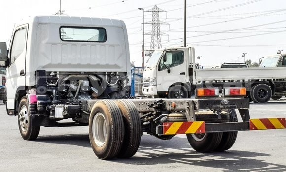 သွင်းကုန် Mitsubishi L400 White ထရပ်ကား Import - Dubai Ayeyarwady သွင်းကုန် Mitsubishi L400 White ထရပ်ကား Import - Dubai Ayeyarwady