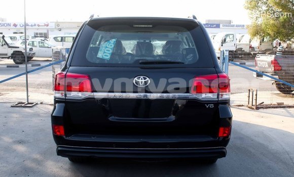 Buy Import Toyota Land Cruiser Black Car in Import - Dubai in Ayeyarwady Buy Import Toyota Land Cruiser Black Car in Import - Dubai in Ayeyarwady