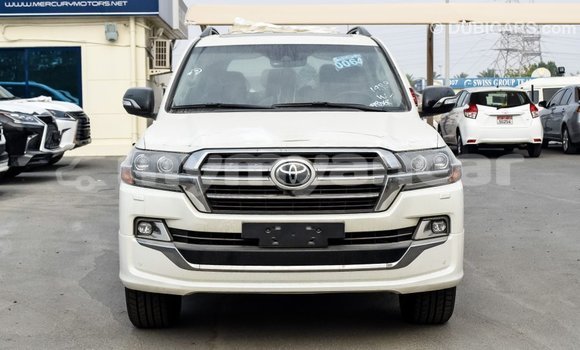 Buy Import Toyota Land Cruiser White Car in Import - Dubai in Ayeyarwady Buy Import Toyota Land Cruiser White Car in Import - Dubai in Ayeyarwady