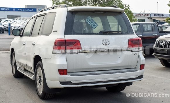 Buy Import Toyota Land Cruiser White Car in Import - Dubai in Ayeyarwady Buy Import Toyota Land Cruiser White Car in Import - Dubai in Ayeyarwady