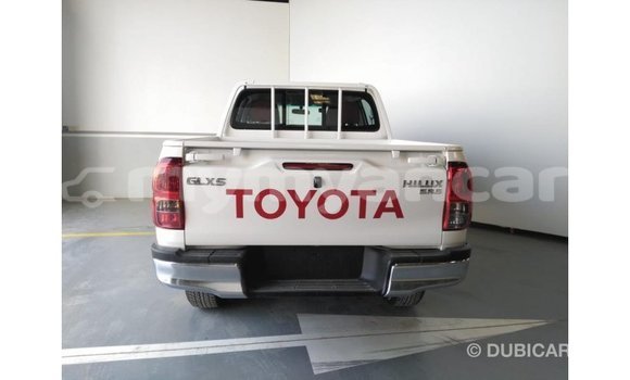 Buy Import Toyota Hilux White Car in Import - Dubai in Ayeyarwady Buy Import Toyota Hilux White Car in Import - Dubai in Ayeyarwady