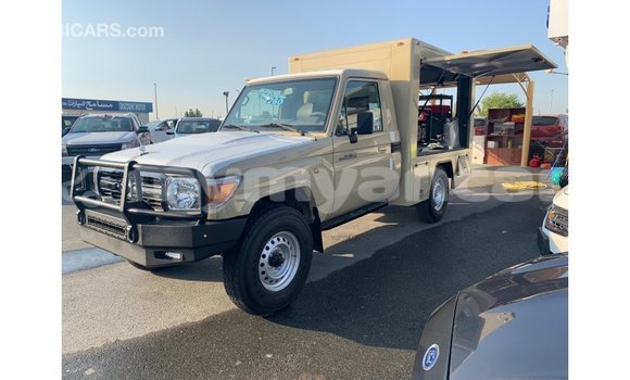 Buy Import Toyota Land Cruiser Beige Car in Import - Dubai in Ayeyarwady Buy Import Toyota Land Cruiser Beige Car in Import - Dubai in Ayeyarwady