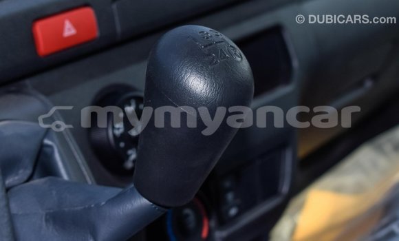 Buy Import Toyota Hiace White Car in Import - Dubai in Ayeyarwady Buy Import Toyota Hiace White Car in Import - Dubai in Ayeyarwady
