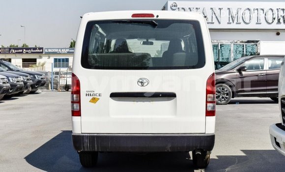 Buy Import Toyota Hiace White Car in Import - Dubai in Ayeyarwady Buy Import Toyota Hiace White Car in Import - Dubai in Ayeyarwady