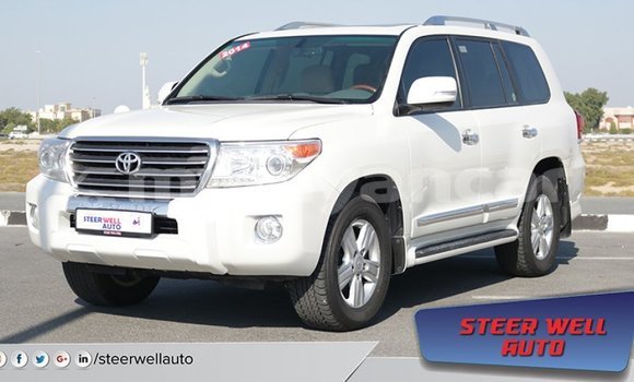 Buy Import Toyota Land Cruiser White Car in Import - Dubai in Ayeyarwady Buy Import Toyota Land Cruiser White Car in Import - Dubai in Ayeyarwady