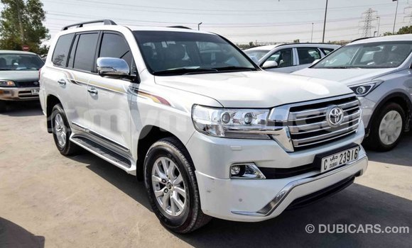 Buy Import Toyota Land Cruiser White Car in Import - Dubai in Ayeyarwady Buy Import Toyota Land Cruiser White Car in Import - Dubai in Ayeyarwady
