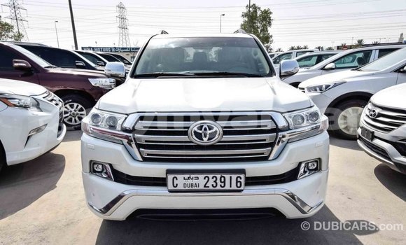 Buy Import Toyota Land Cruiser White Car in Import - Dubai in Ayeyarwady Buy Import Toyota Land Cruiser White Car in Import - Dubai in Ayeyarwady