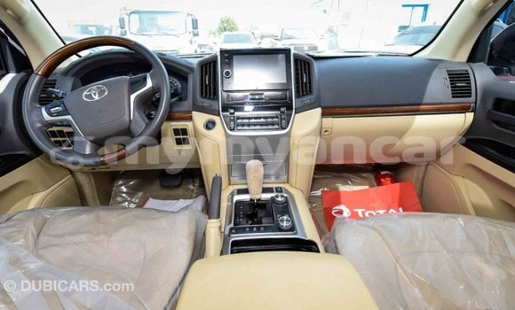 Buy Import Toyota Land Cruiser White Car in Import - Dubai in Ayeyarwady Buy Import Toyota Land Cruiser White Car in Import - Dubai in Ayeyarwady