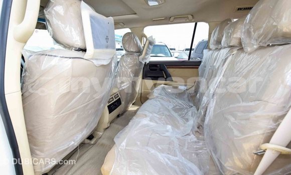Buy Import Toyota Land Cruiser White Car in Import - Dubai in Ayeyarwady Buy Import Toyota Land Cruiser White Car in Import - Dubai in Ayeyarwady
