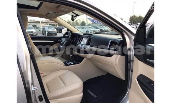 Buy Import Toyota Highlander Other Car in Import - Dubai in Ayeyarwady Buy Import Toyota Highlander Other Car in Import - Dubai in Ayeyarwady